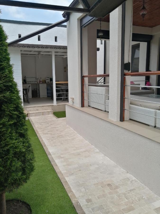 Casa Di Sonia Hotel เอโฟริเอนอร์ด ภายนอก รูปภาพ